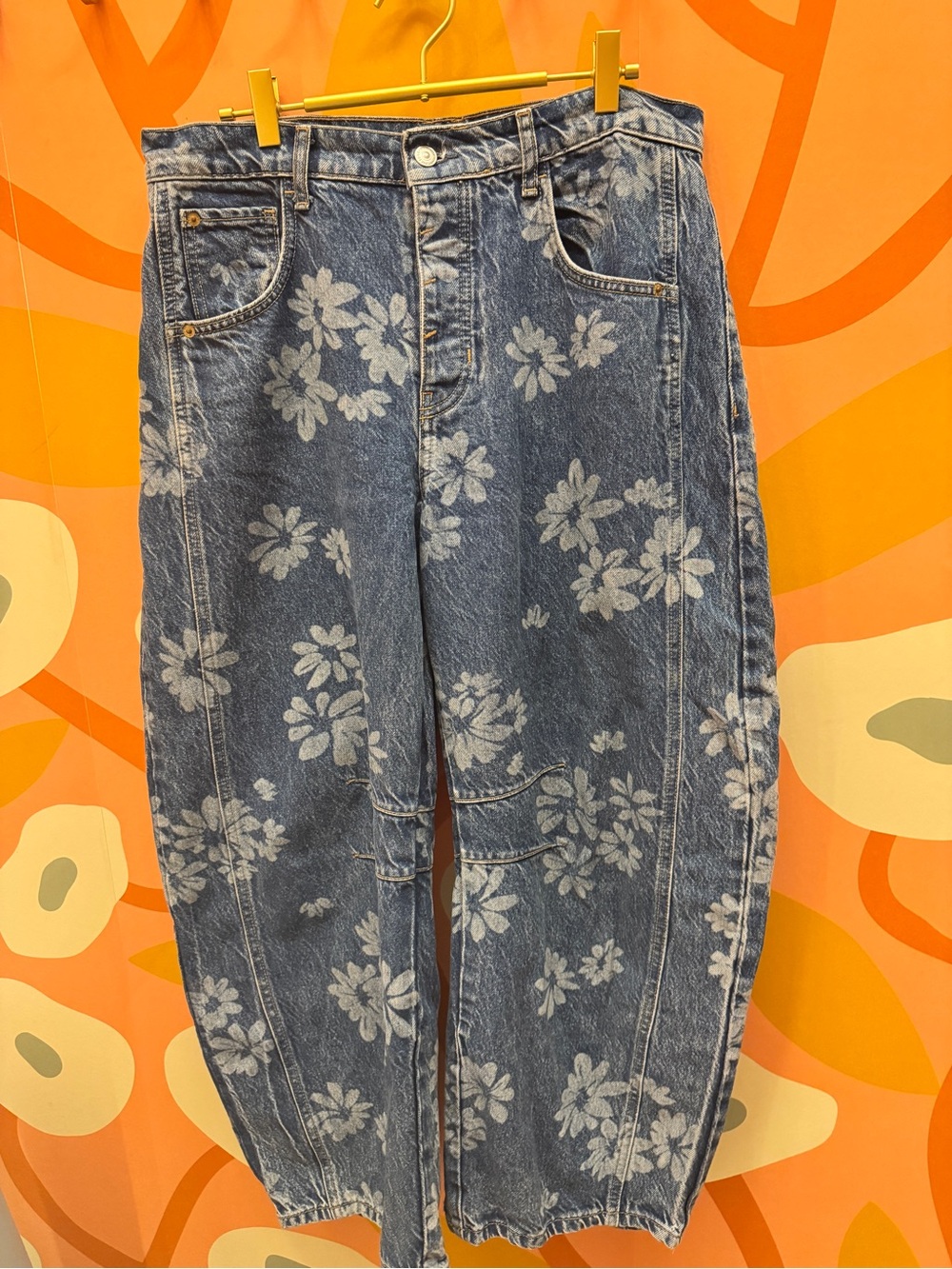 We The Free/Free People Good Luck Printed Barrel Jeans - Laser Daisy - Picture 4 of 6